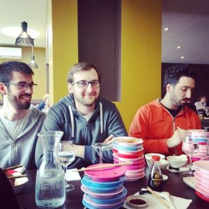 Partage de moment conviviaux, sorties d'équipe : repas au restaurant.